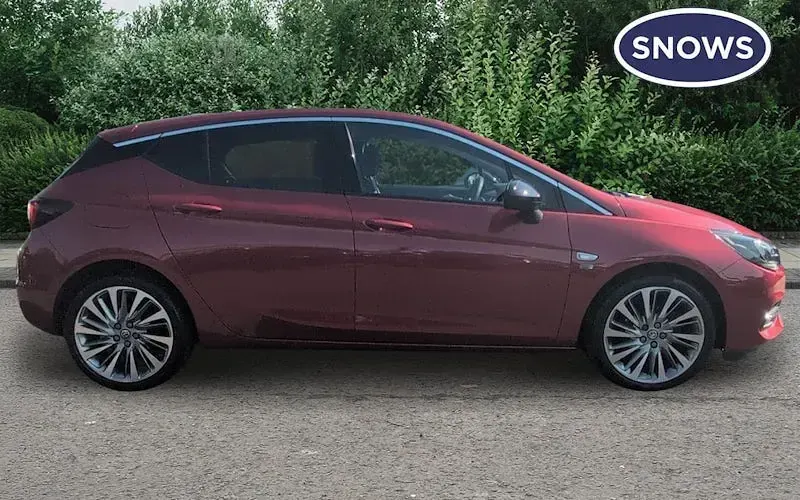 Used Vauxhall Astra Edition 145 HP (106 kW) 2021 Red Hatchback