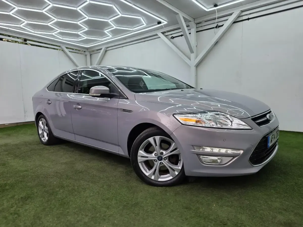 Usado Ford Mondeo Business Edition 163 CV (119 kW) 2014 Plateado Utilitario
