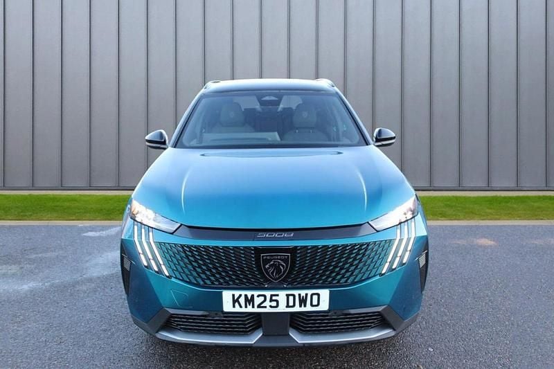 Blue Used 2025 Peugeot 5008 GT MPV | £30,869 (Expensive) - Image 1/4