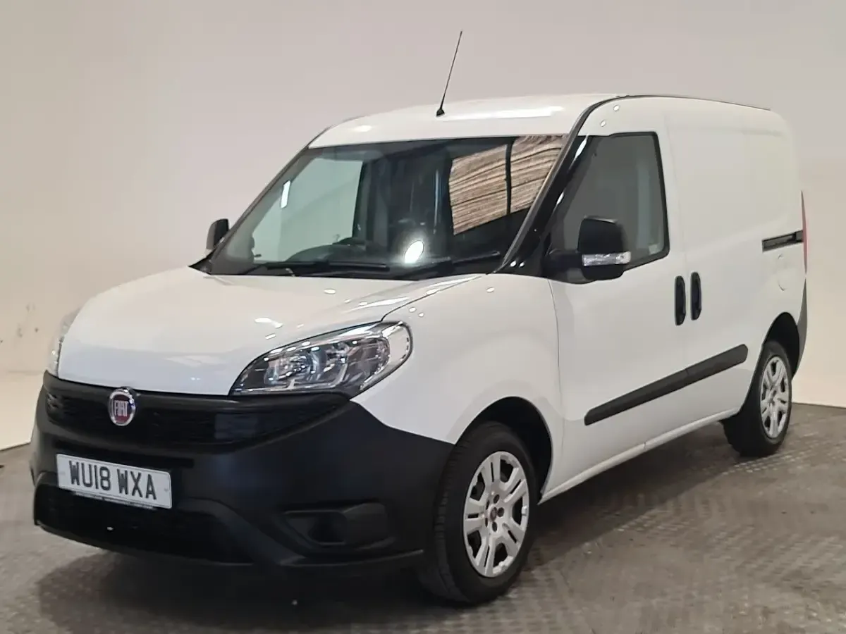 Used Fiat Doblò 95 HP (69 kW) 2018 White MPV
