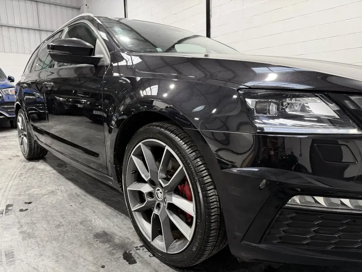 Used Skoda Octavia vRS 184 HP (135 kW) 2017 Black Estate