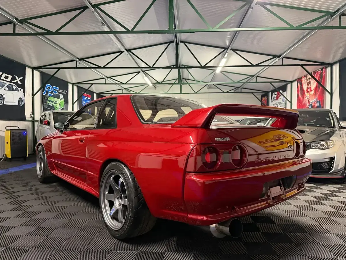 Used Nissan Skyline 812 HP (597 kW) 1990 Red Coupe