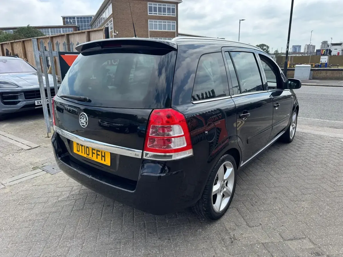 Used Vauxhall Zafira SRi 140 HP (102 kW) 2010 Black MPV