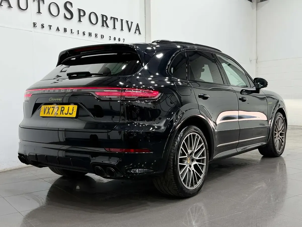 Used Porsche Cayenne Platinum Edition 462 HP (339 kW) 2022 Black SUV