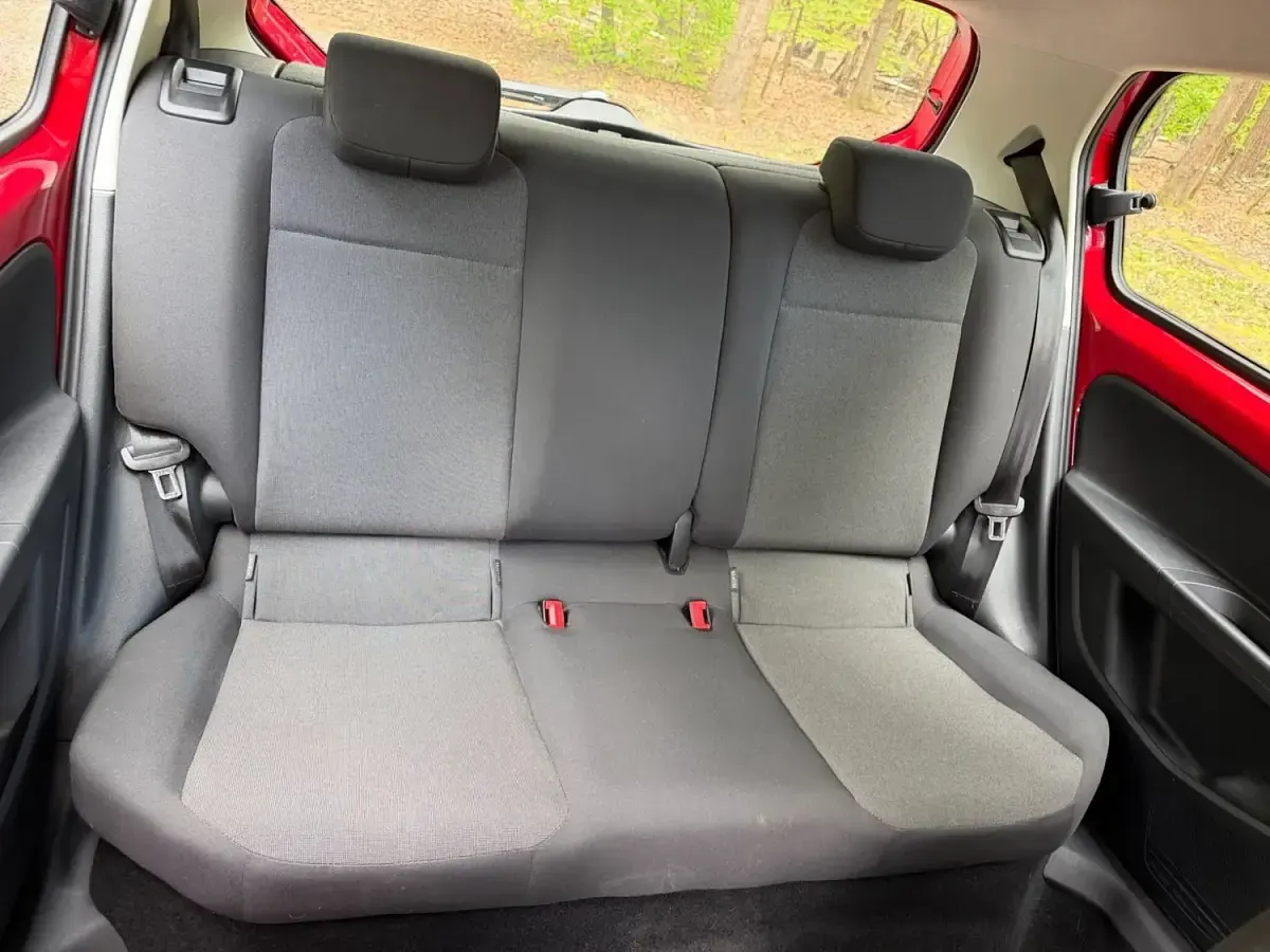 Begagnad VW up! move up! 60 HK (44 kW) 2015 Röd Halvkombi