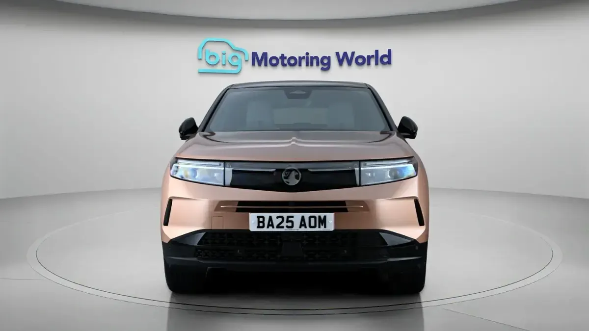 Used Vauxhall Grandland X GSe 145 HP (106 kW) 2025 Brown SUV