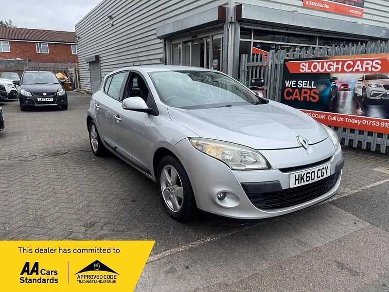 Silver Used 2011 Renault Mégane III Dynamique Hatchback | £995 (Fair price) - Image 1/4