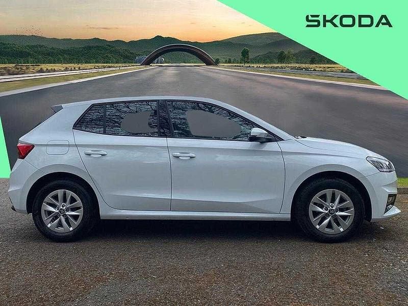 Used Skoda Fabia SE 95 HP (69 kW) 2025 White Hatchback