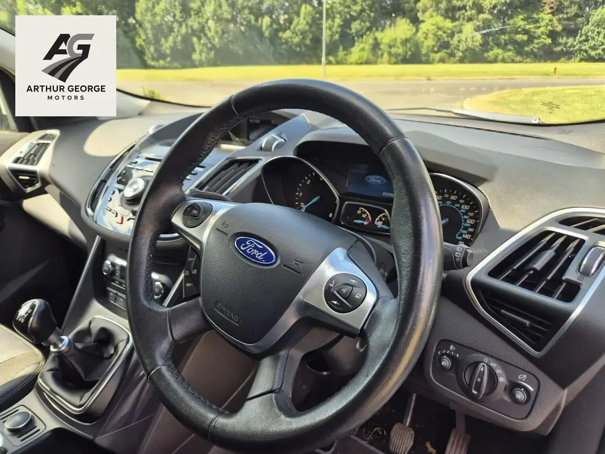 Used Ford Kuga Titanium 163 HP (119 kW) 2014 White SUV