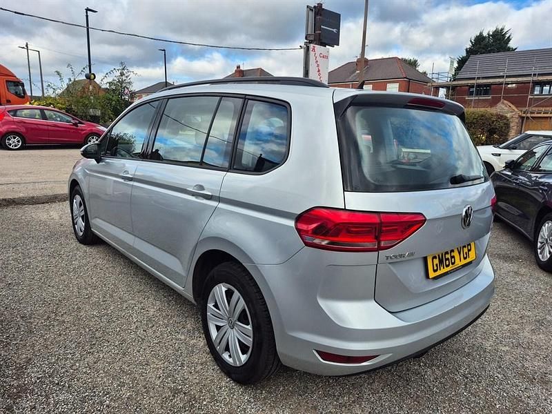 Used VW Touran S 115 HP (84 kW) 2017 Silver MPV