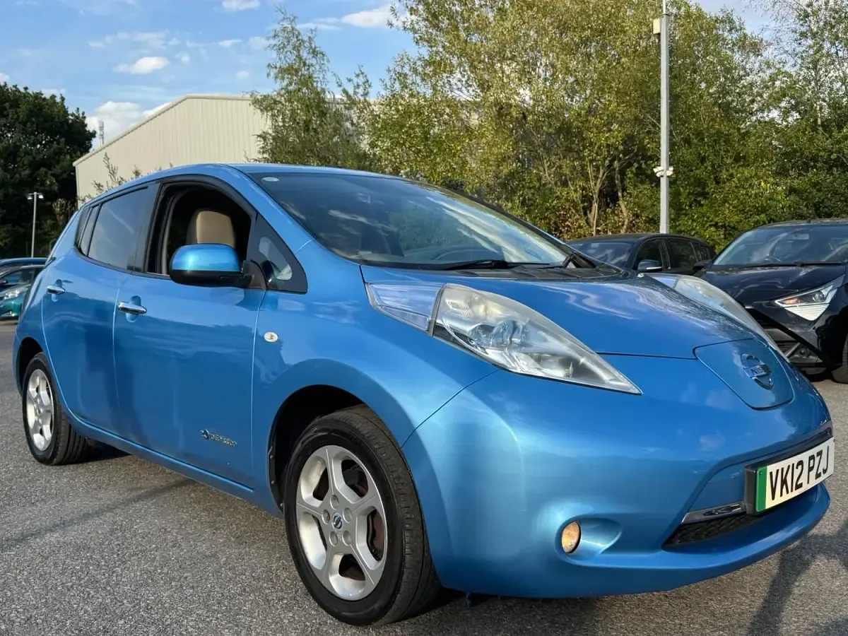 Used Nissan Leaf 80 kW (109 HP) 2012 Blue Hatchback