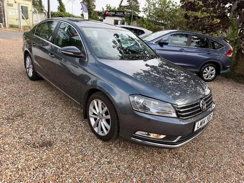 Used VW Passat Executive 177 HP (130 kW) 2014 Grey with black leather trim Sedan
