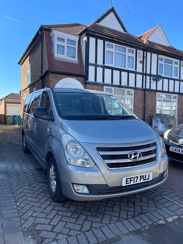 Silver Used 2017 Hyundai I800 SE MPV | £10,250 (Expensive) - Image 1/4