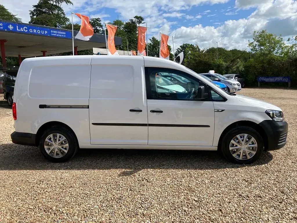 Used VW Caddy Startline 122 HP (89 kW) 2016 White MPV