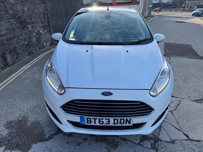 Used Ford Fiesta Titanium X 125 HP (91 kW) 2013 White Hatchback