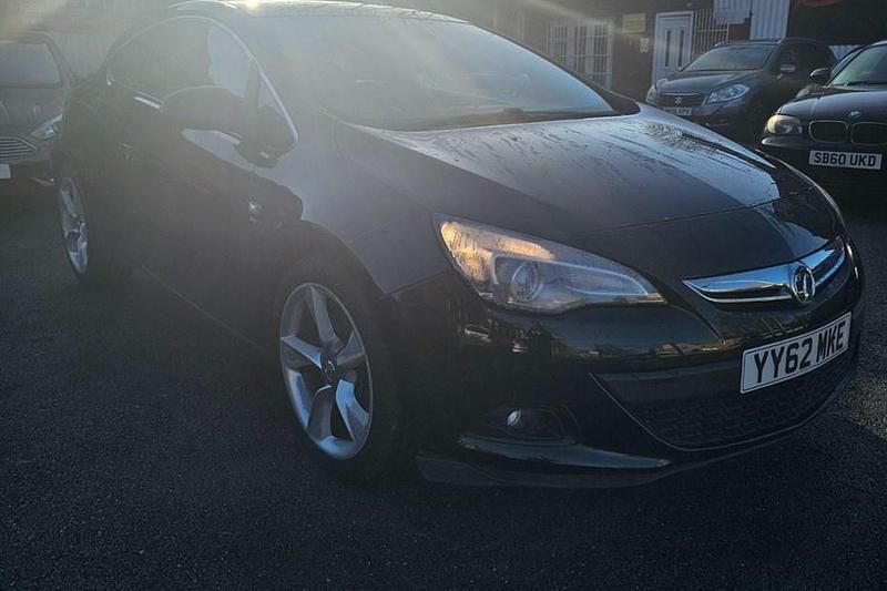 Used Vauxhall Astra GTC SRi 140 HP (102 kW) 2012 Coupe