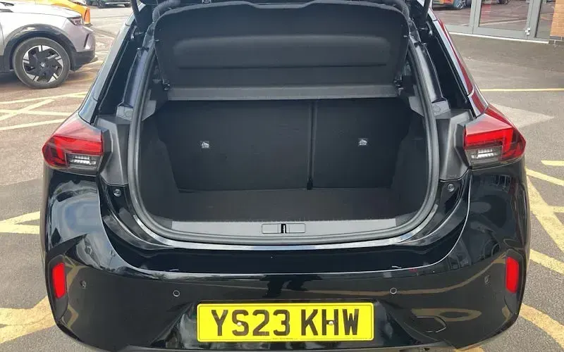 Begagnad Vauxhall Corsa 101 HK (74 kW) 2023 Svart Halvkombi