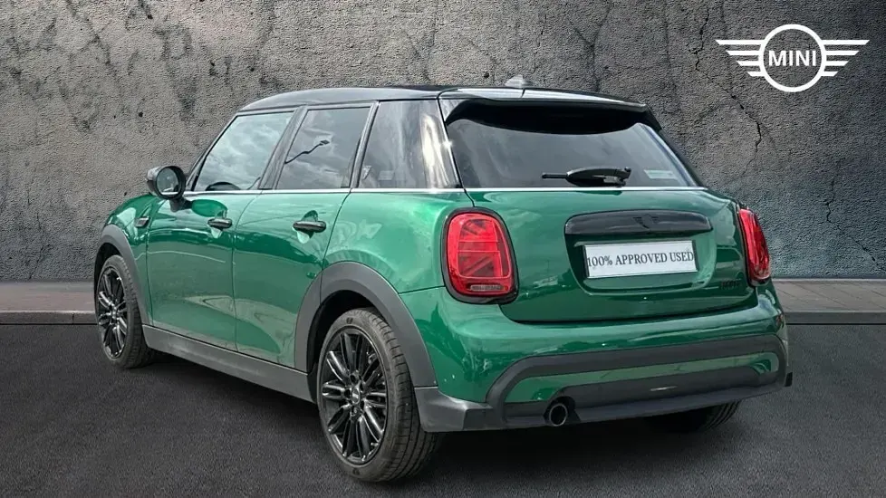 Used Mini Cooper Exclusive 134 HP (98 kW) 2024 Green Hatchback