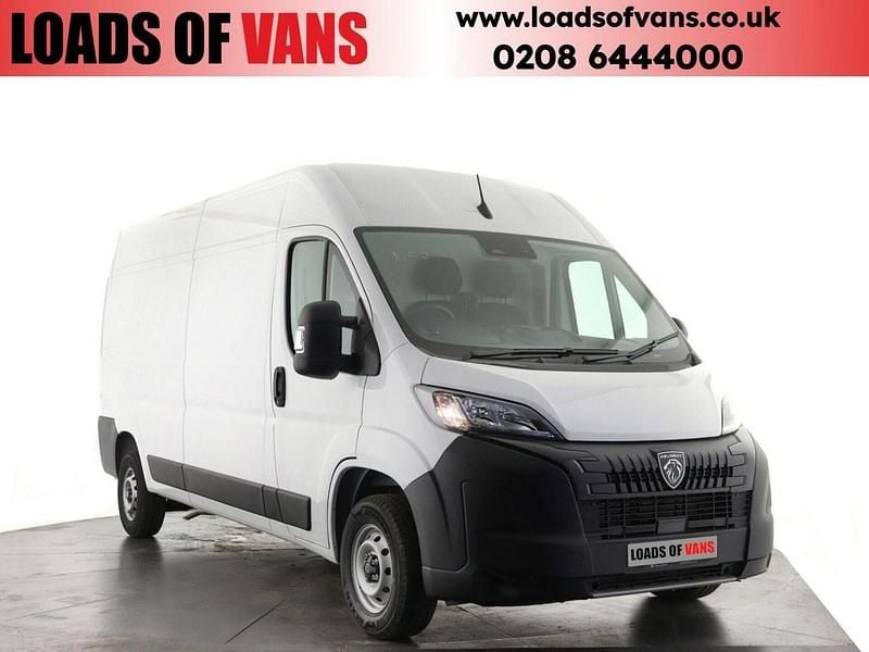 White New 2025 Peugeot Boxer Van | £25,990 (Fair price) - Image 1/4