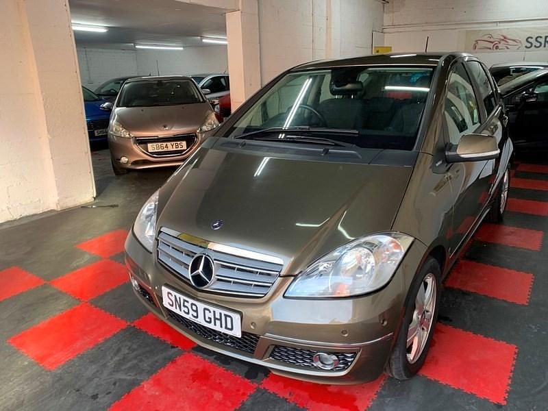 Used Mercedes A180 Avantgarde 109 HP (80 kW) 2010 Brown Hatchback