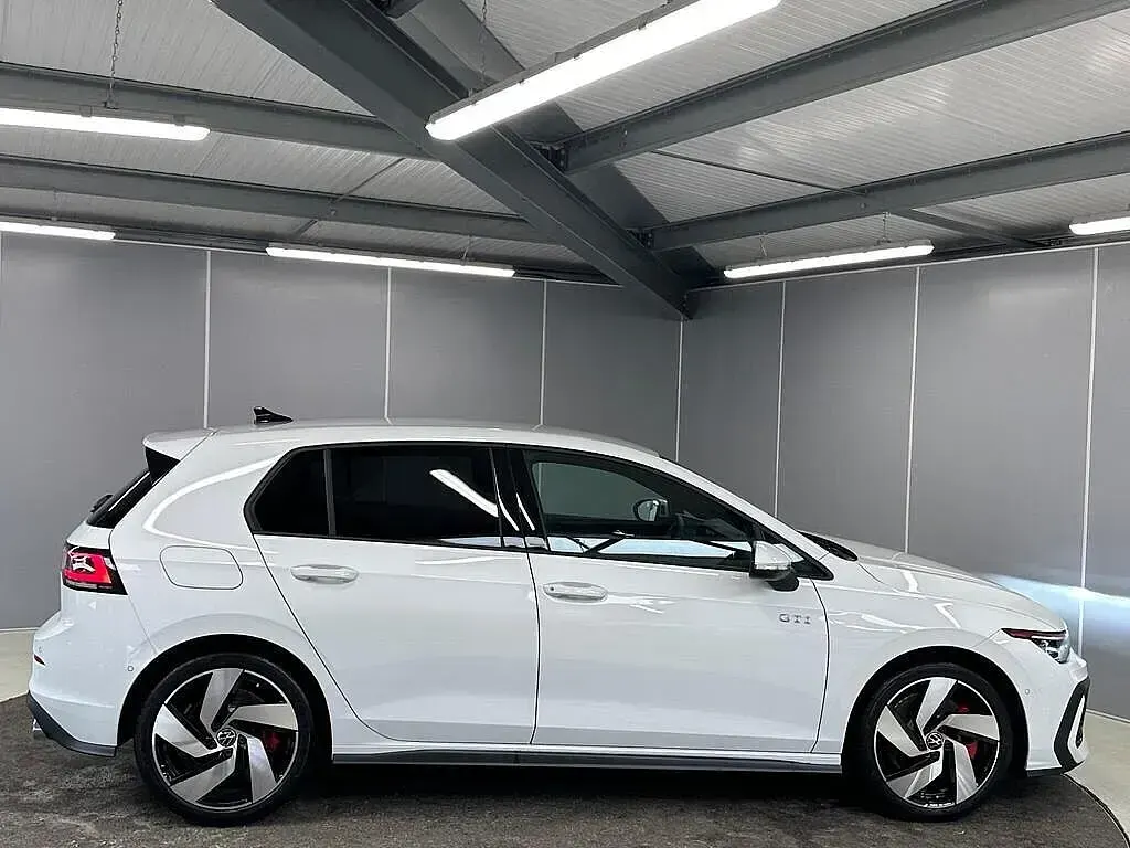 Used VW Golf VIII GTI 265 HP (194 kW) 2025 White Hatchback