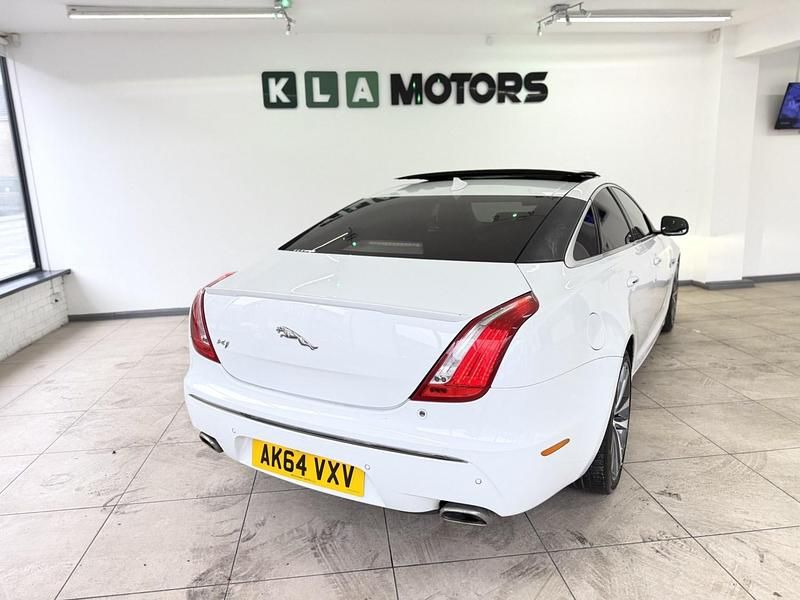 Used Jaguar XJ Portfolio 275 HP (202 kW) 2014 White Sedan