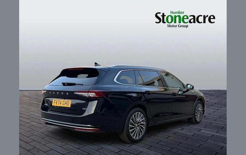 Used Skoda Superb LAURIN & KLEMENT 193 HP (141 kW) 2024 Black Estate