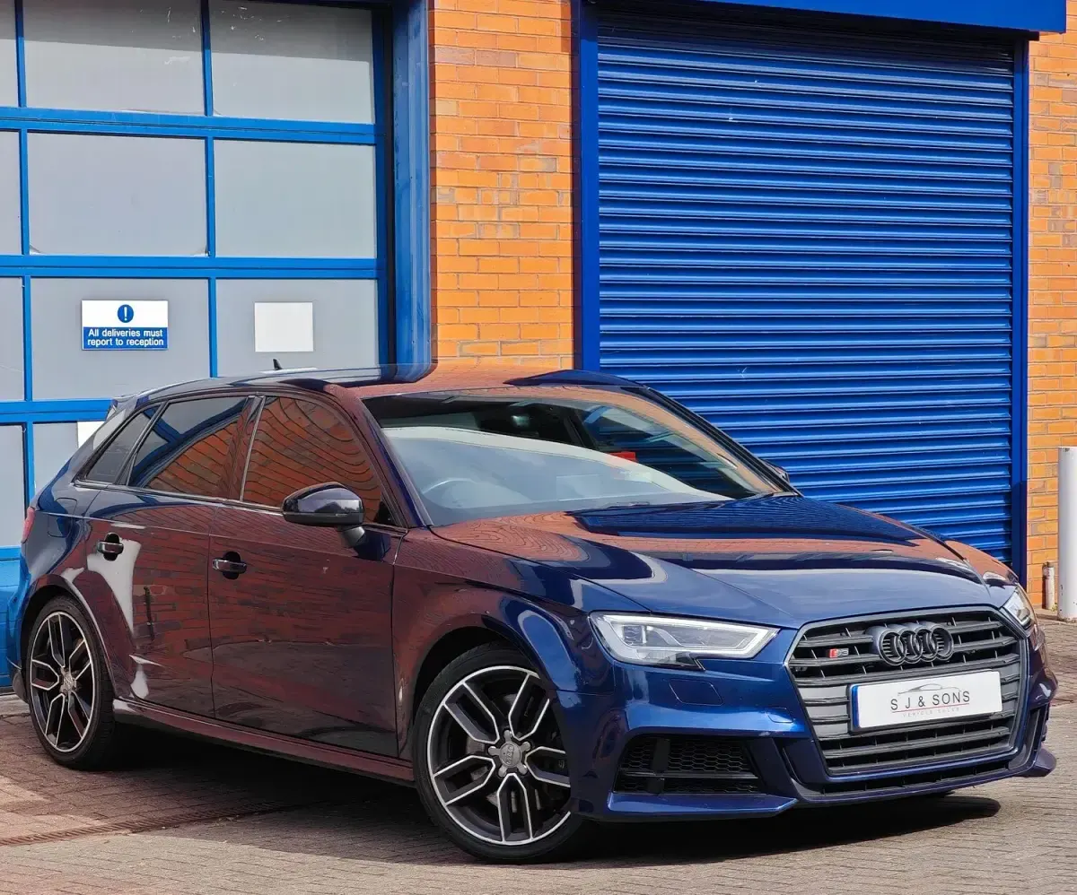 Used Audi A3 Business 2017 Blue Hatchback