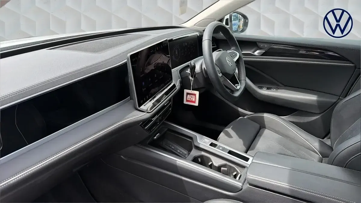 Used VW Passat Life 150 HP (110 kW) 2025 White Estate