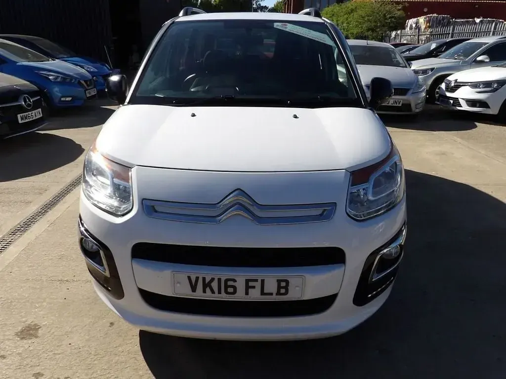 Usado Citroën C3 Picasso 100 CV (73 kW) 2016 Blanco Monovolumen