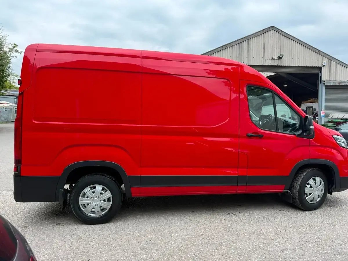 Used Maxus V90 150 HP (110 kW) 2021 Red Van
