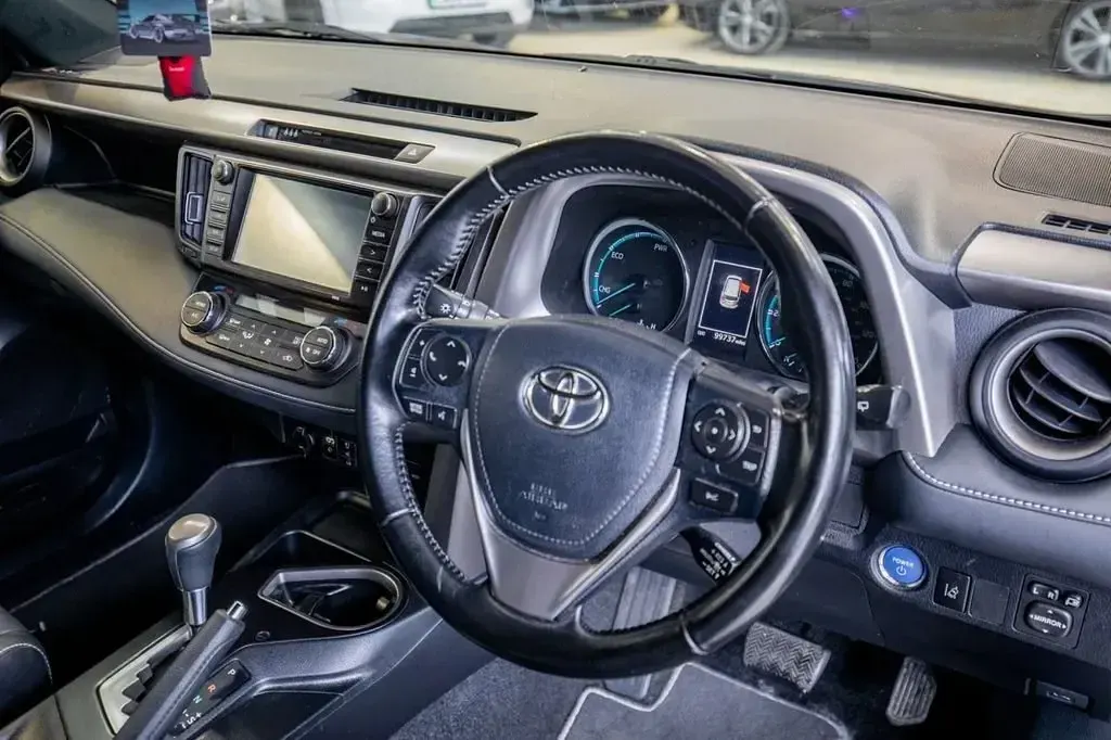 Begagnad Toyota RAV4 197 HK (144 kW) 2018 Blå SUV