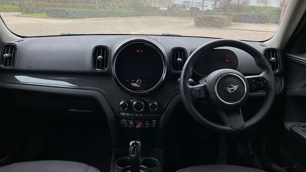 Używany Mini Cooper Countryman Classic 136 KM (100 kW) 2023 Srebrny SUV