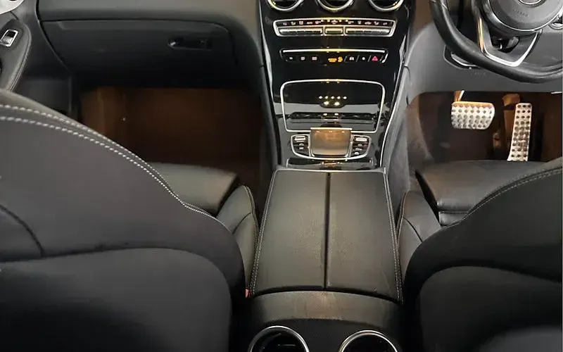 Second-hand Mercedes GLC300e AMG line 320 CP (235 kW) 2022 Albastru Break