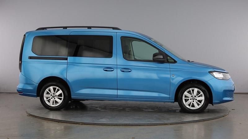 Used VW Caddy Maxi Life 122 HP (89 kW) 2023 Blue MPV