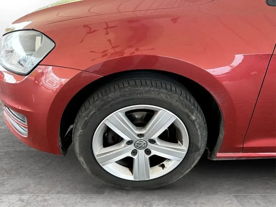 Begagnad VW Golf VII Edition 125 HK (91 kW) 2016 Röd Halvkombi