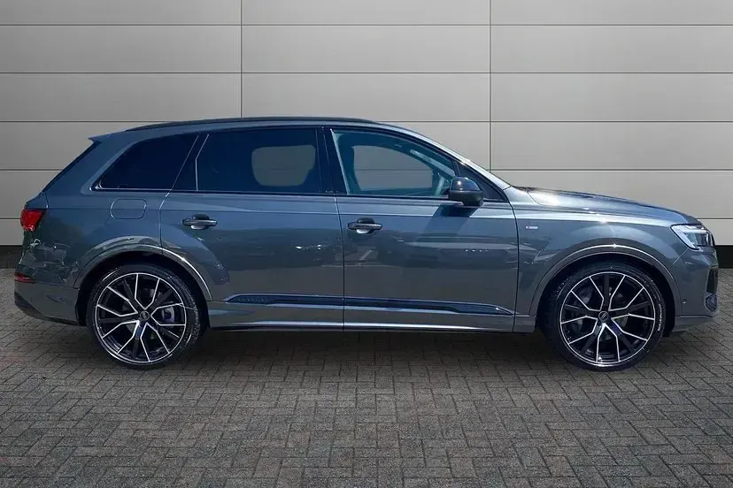 New Audi Q7 Black Edition 282 HP (207 kW) 2026 Grey SUV