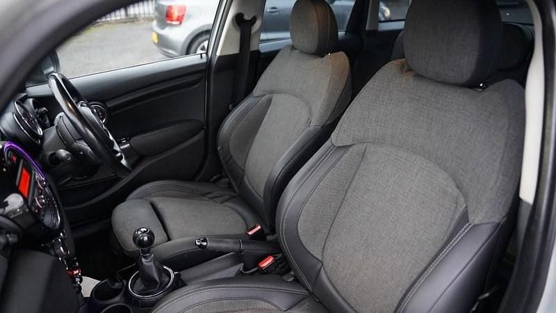 Used Mini Cooper Hatch 136 HP (100 kW) 2015 Silver Hatchback