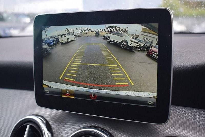 Used Mercedes GLA180 Urban 122 HP (89 kW) 2019 White SUV