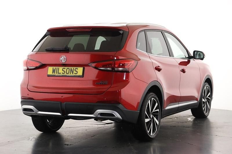 Käytetty MG ZS Trophy 2024 Punainen Viistoperä