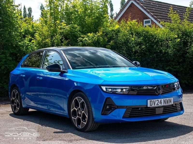 Blue Used 2024 Vauxhall Astra Ultimate Hatchback | £20,895 (Fair price) - Image 1/4