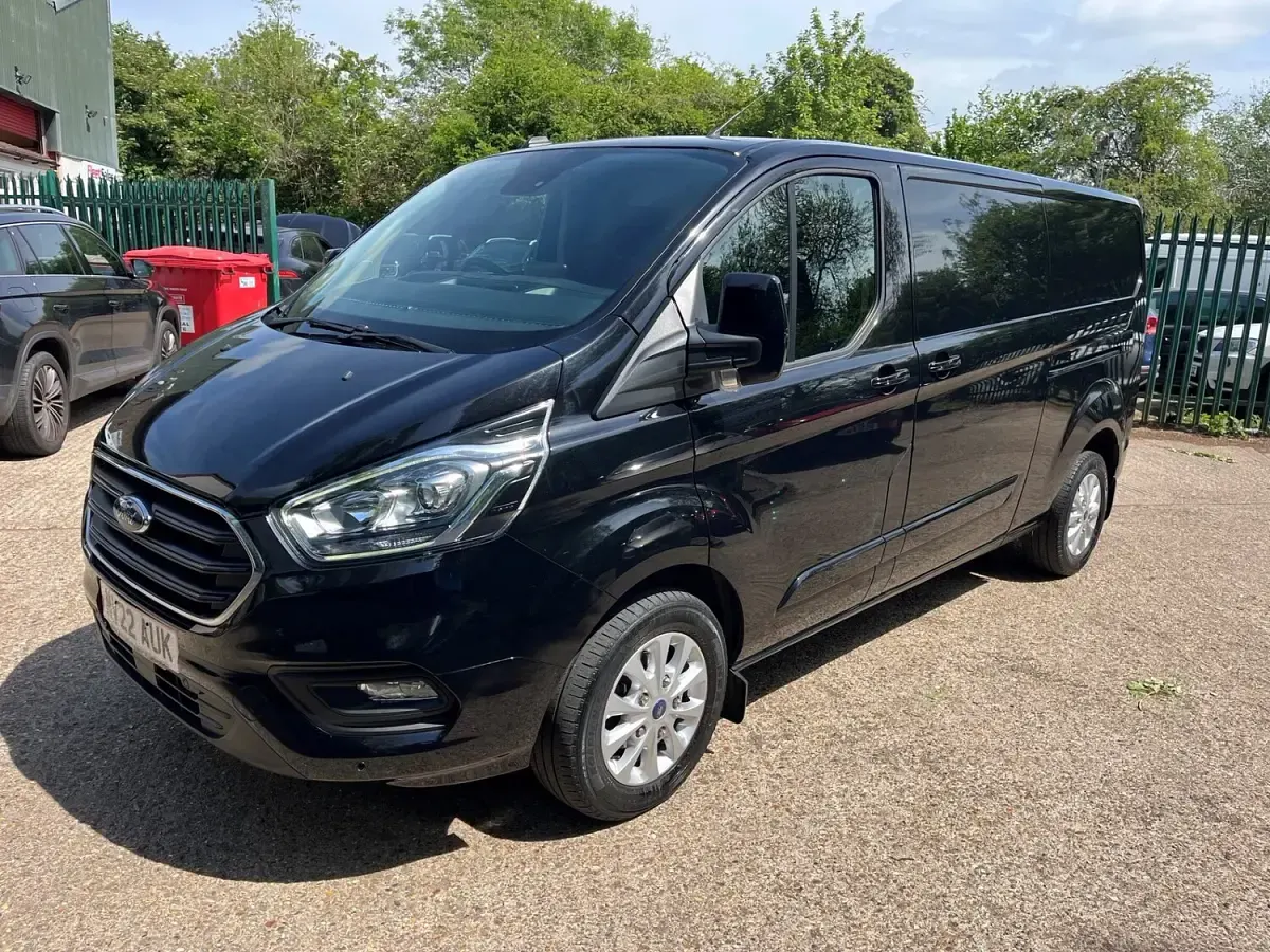 Used Ford Transit Custom Limited 130 HP (95 kW) 2022 Black Van