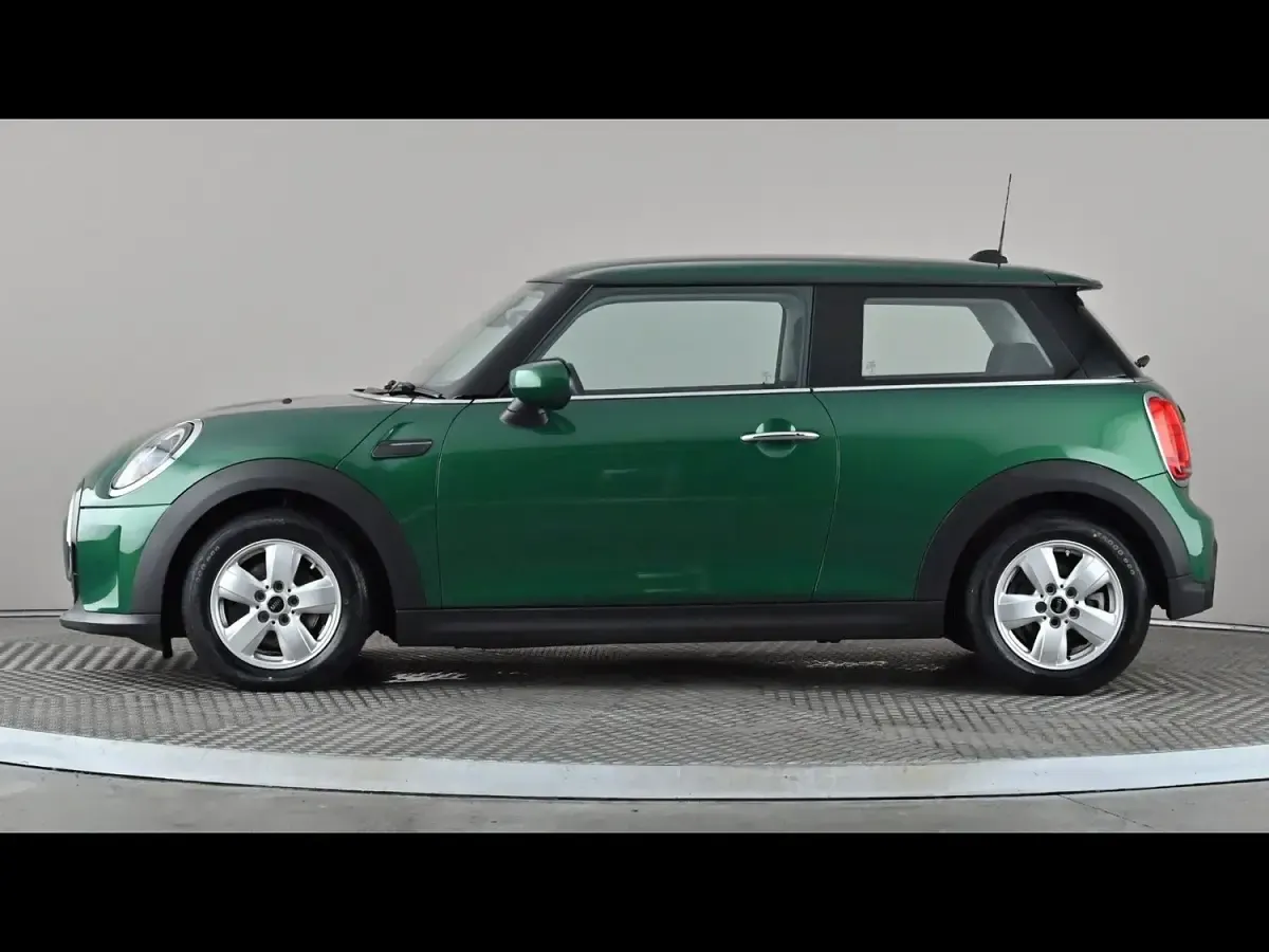 Used Mini Cooper Classic 136 HP (100 kW) 2022 Green Hatchback