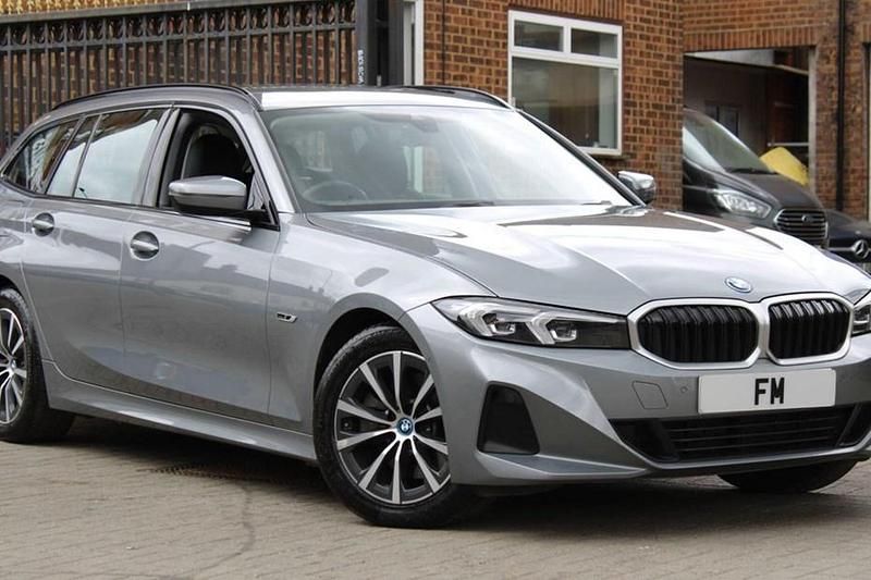 Used BMW 330e Sport Line 288 HP (211 kW) 2023