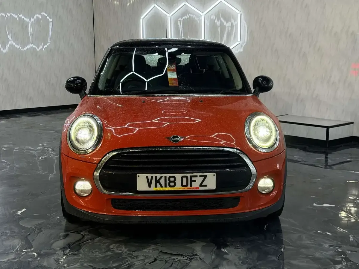Used Mini Cooper D Hatch 116 HP (85 kW) 2018 Orange Hatchback