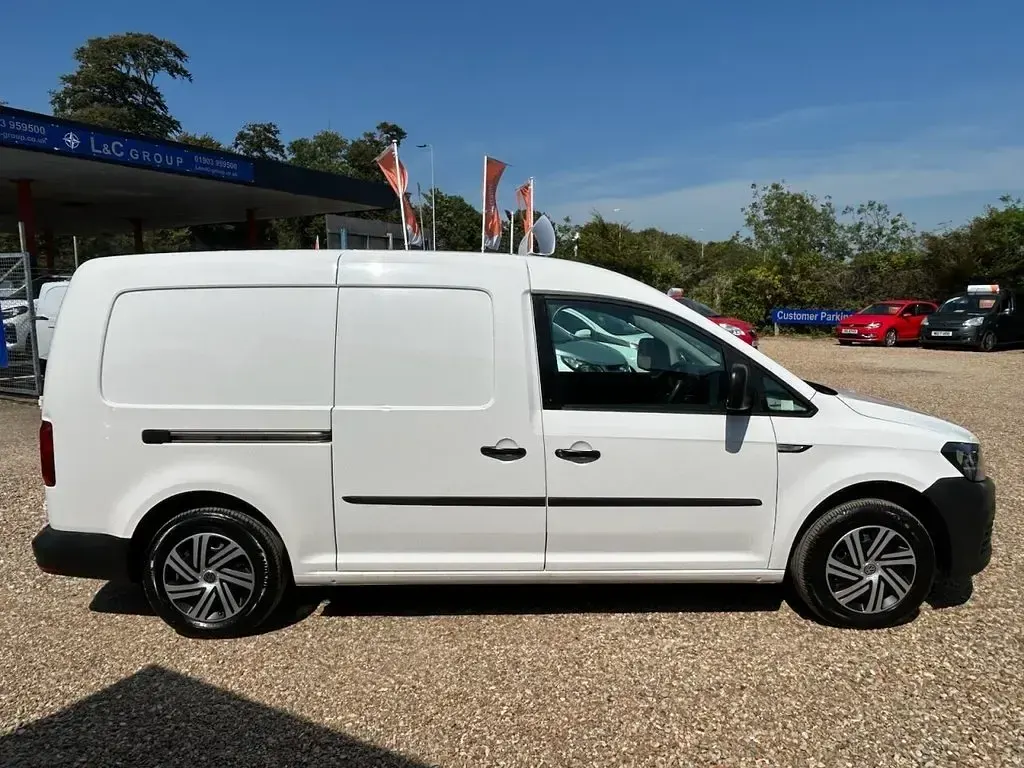 Used VW Caddy Maxi 2017 White MPV