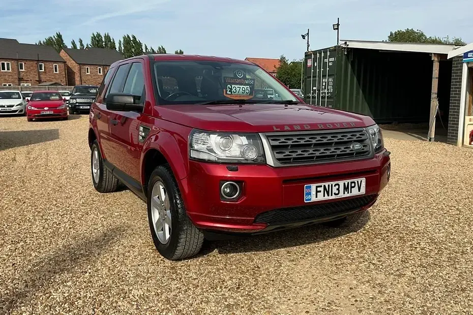 Used Land Rover Freelander 2 187 HP (137 kW) 2013 Red SUV