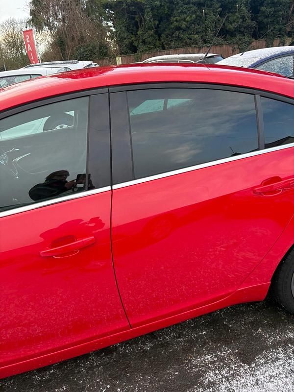 Used Vauxhall Insignia SRi 2016 Red Hatchback