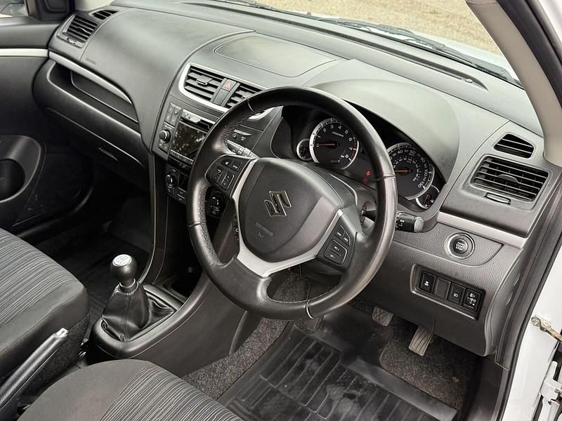 Used Suzuki Swift SZ4 2014 White Hatchback