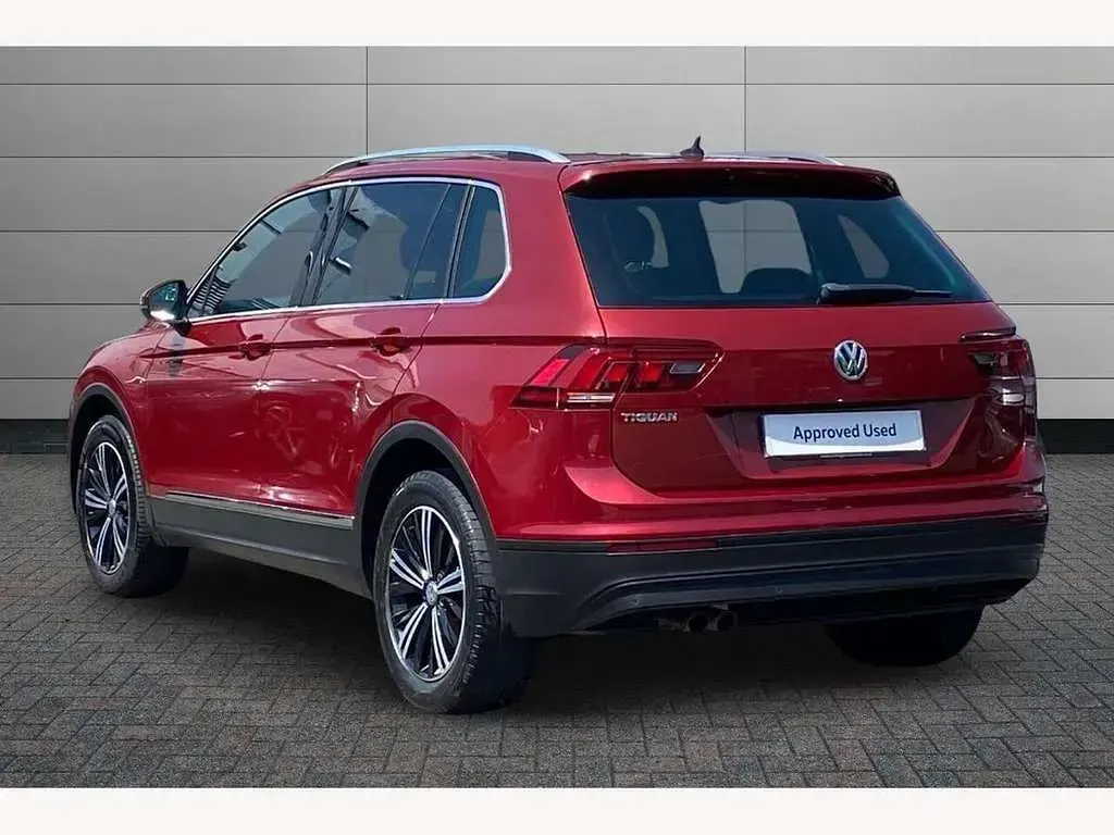 Used VW Tiguan SE 130 HP (95 kW) 2019 Crimson red SUV